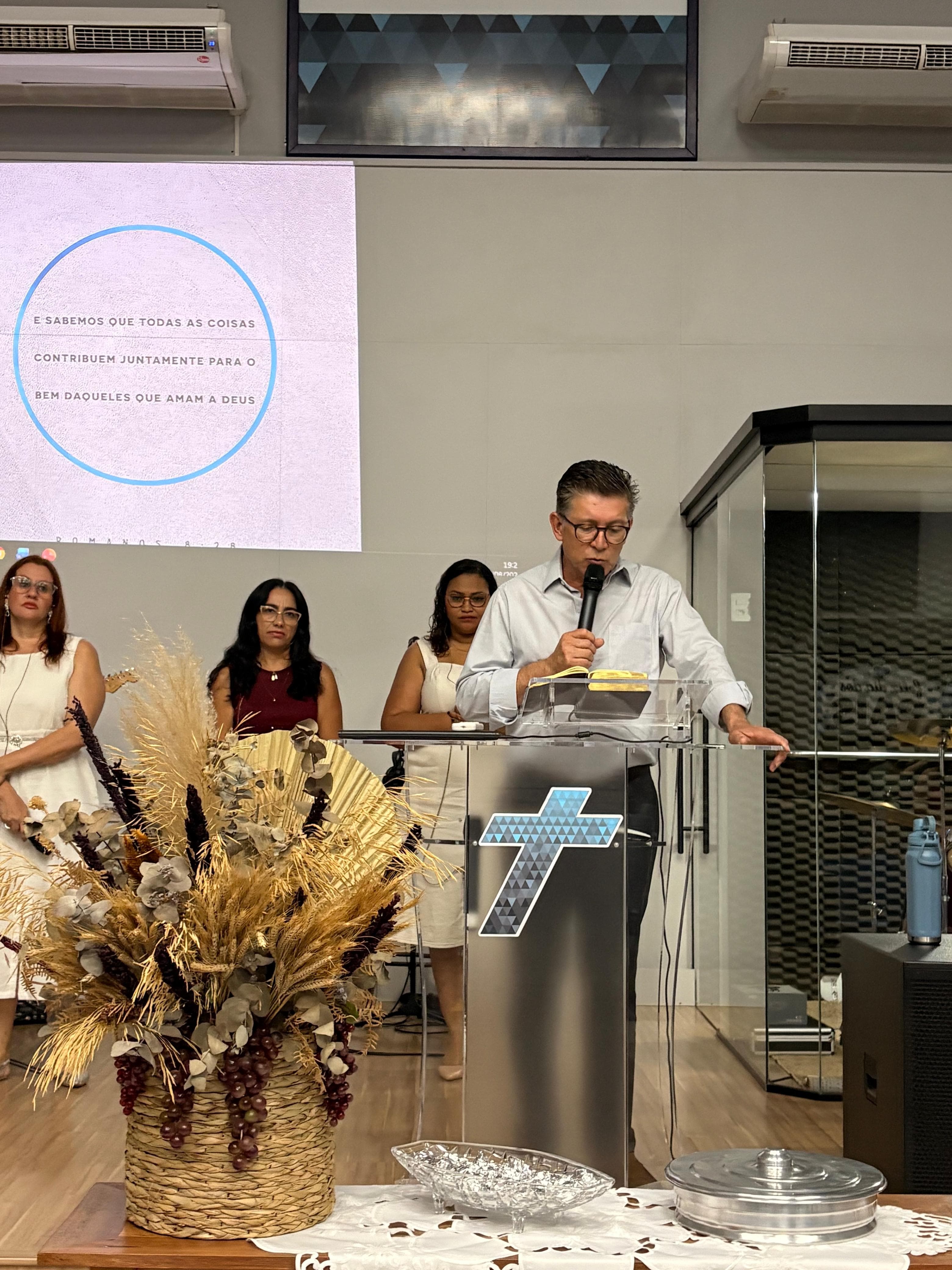 Momento da igreja na unidade de Cosmópolis