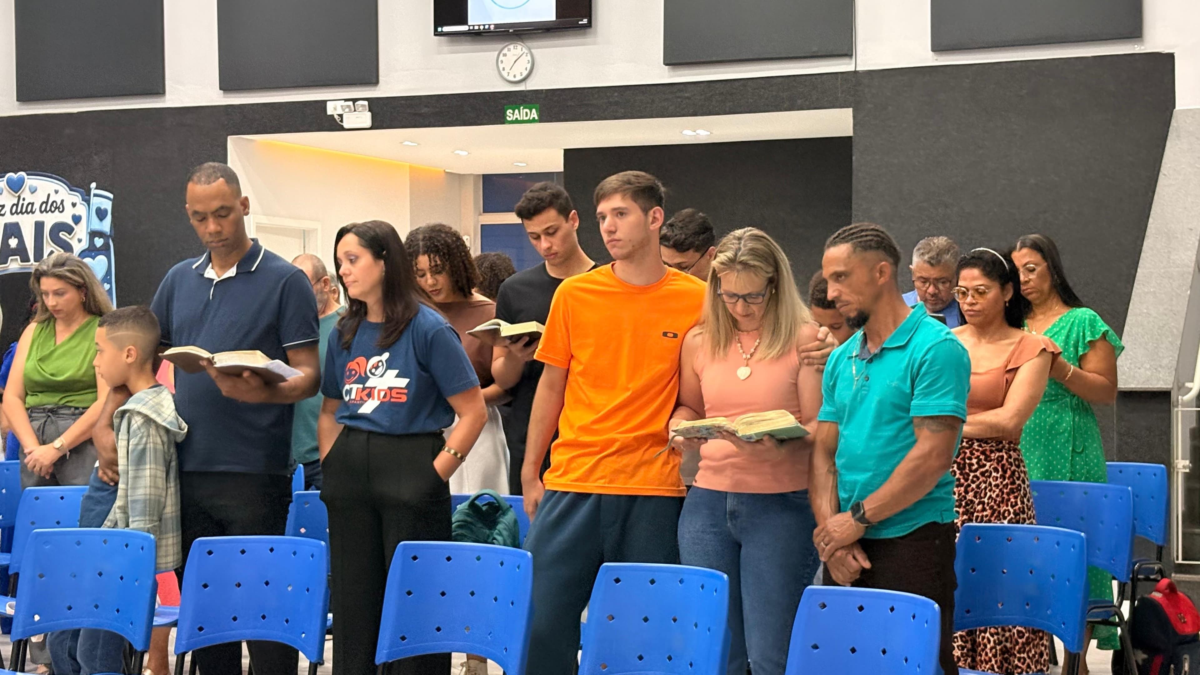 Momento da igreja na unidade de Cosmópolis